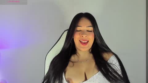 Laura online show from 12, 12, 2024