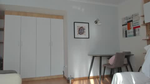 Anna  online show from 31, 1, 2025