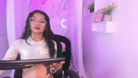 Bella online show from 10, 4, 2026