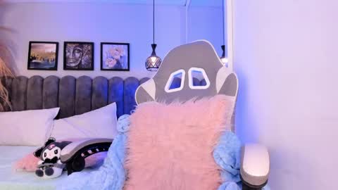 bella_peach_ online show from 17, 4, 2026