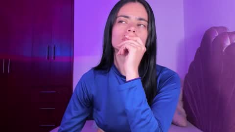 Snapshot of bella_sun_ chatting on 19, 10, 2025 Valeria Model Independent online show from 19, 10, 2025