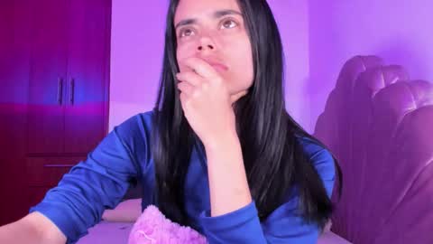 Valeria Model Independent online show from 11, 11, 2025