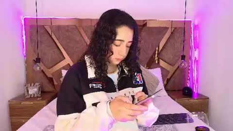 Bella Swwan  online show from 11, 7, 2026