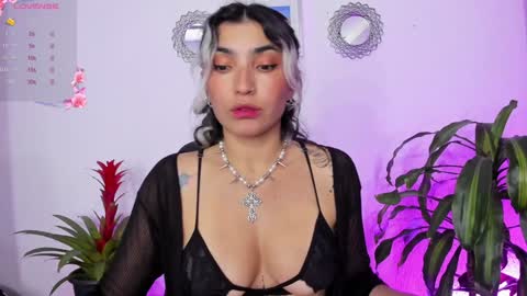 Snapshot of bella_thorne3 chatting on 8, 2, 2025 Bella online show from 8, 2, 2025