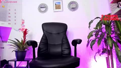 Snapshot of bella_thorne3 chatting on 12, 2, 2025 Bella online show from 12, 2, 2025