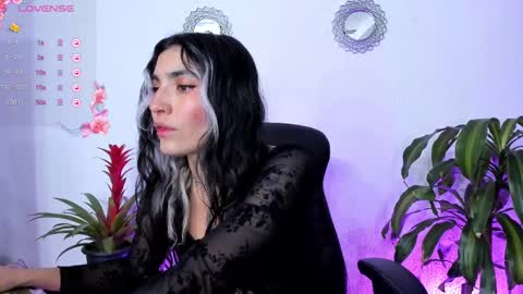 Snapshot of bella_thorne3 chatting on 7, 3, 2025 Bella online show from 7, 3, 2025