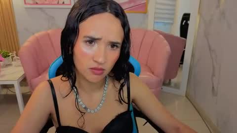 Snapshot of bella_vibes_s chatting on 10, 6, 2026 Bella online show from 10, 6, 2026