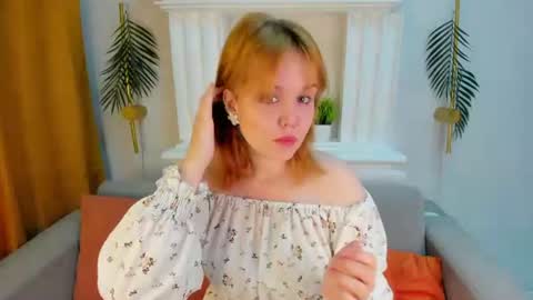 Snapshot of bella_wilde1 chatting on 5, 7, 2026 Cutie Belle online show from 5, 7, 2026