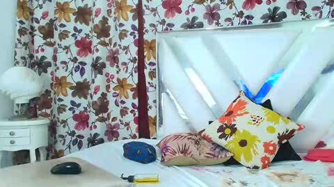 Snapshot of bellabelluci chatting on 29, 11, 2025 BELLA online show from 29, 11, 2025