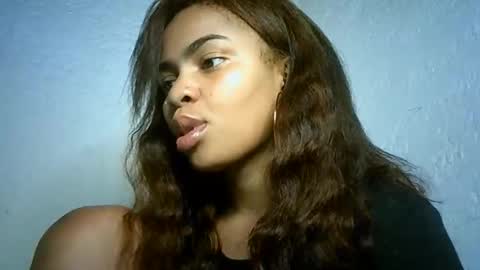 Snapshot of bellabeltra chatting on 5, 1, 2025 Bella online show from 5, 1, 2025