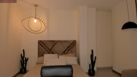  Bella C  online show from 13, 4, 2026