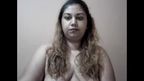 Snapshot of bellachow10 chatting on 13, 10, 2025 bellachow10 online show from 13, 10, 2025