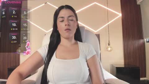 Snapshot of bellaclaiir chatting on 28, 5, 2026 Bella Clair online show from 28, 5, 2026