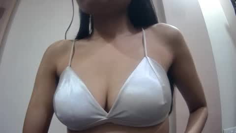 Snapshot of bellacrystall chatting on 18, 1, 2025 bellacrystall online show from 18, 1, 2025