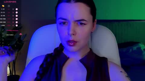 belladevile_ online show from 5, 10, 2025