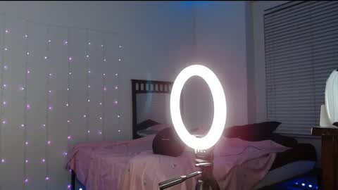 Bella Monroe online show from 15, 2, 2025