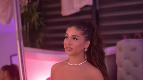 Bella online show from 13, 12, 2025