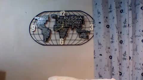 Snapshot of bellaqueen69 chatting on 14, 12, 2025 Bella shane online show from 14, 12, 2025