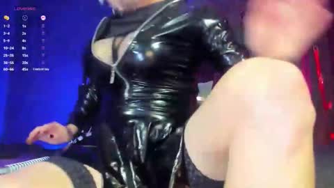 bellaqueen_sex online show from 22, 3, 2026