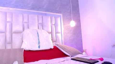 BellaSanderrs online show from 5, 3, 2026