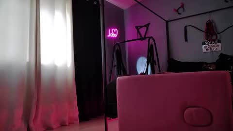 Bellaskeykeeper online show from 20, 2, 2026