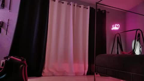 Bellaskeykeeper online show from 24, 2, 2026