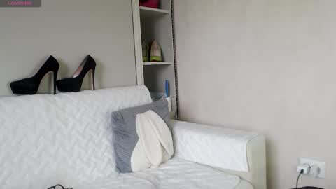 Bella online show from 18, 10, 2025