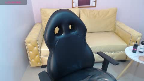 Bella online show from 5, 10, 2025