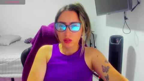 Snapshot of bellaxthompson chatting on 12, 4, 2026 Bella T. online show from 12, 4, 2026