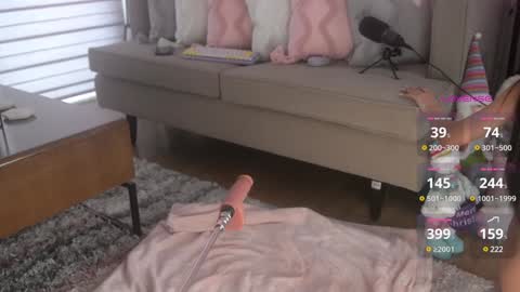 Snapshot of belle_adrienne chatting on 4, 1, 2025 Belle Adrienne IG online show from 4, 1, 2025