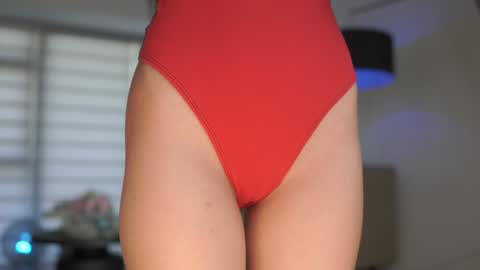 Snapshot of belle_adrienne chatting on 4, 10, 2025 Belle Adrienne IG online show from 4, 10, 2025