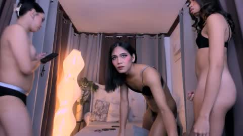 bellecollins online show from 6, 10, 2025