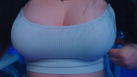 Snapshot of bellelovexx chatting on 5, 12, 2024 Hello I am kind friendly and cute girl online show from 5, 12, 2024
