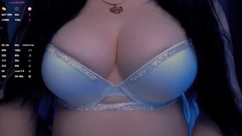 Snapshot of bellelovexx chatting on 11, 10, 2025 Hello I am kind friendly and cute girl online show from 11, 10, 2025