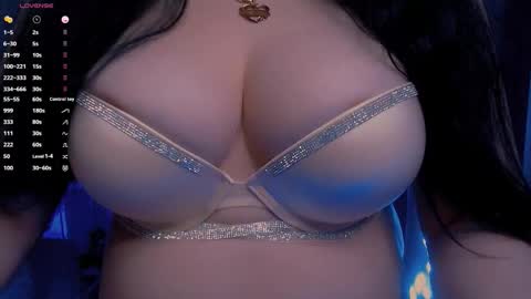 Snapshot of bellelovexx chatting on 19, 10, 2025 Hello I am kind friendly and cute girl online show from 19, 10, 2025