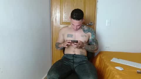 benjamin_isaac online show from 4, 2, 2025