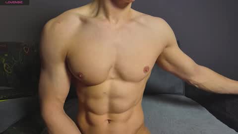 Snapshot of benjaminbond chatting on 23, 11, 2025 benjaminkarl02 online show from 23, 11, 2025