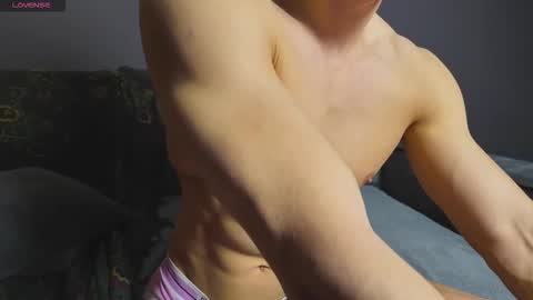 Snapshot of benjaminbond chatting on 26, 11, 2025 benjaminkarl02 online show from 26, 11, 2025