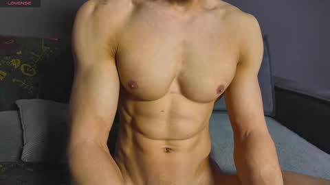 Snapshot of benjaminbond chatting on 4, 12, 2025 benjaminkarl02 online show from 4, 12, 2025