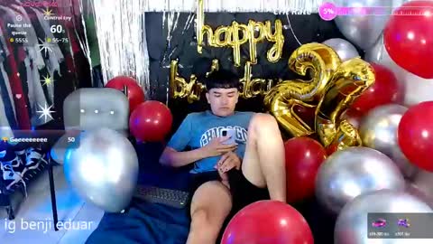 Snapshot of benji_hoter chatting on 6, 6, 2026 Benji Hoter online show from 6, 6, 2026
