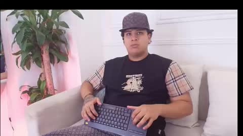 bennett_alejoo online show from 3, 11, 2025