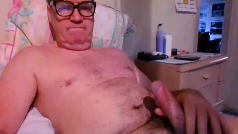 Snapshot of bennybutterfly007 chatting on 2, 2, 2026 bennybutterfly007 online show from 2, 2, 2026