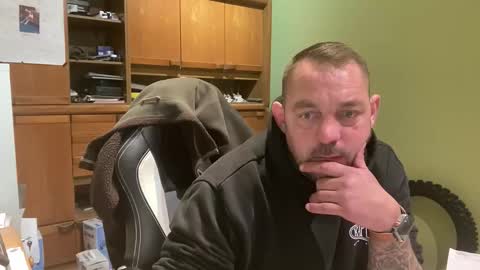 Snapshot of benochau chatting on 27, 3, 2026 benochau online show from 27, 3, 2026