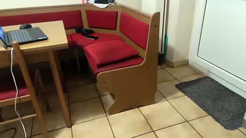 Bernadetanylon online show from 21, 9, 2025