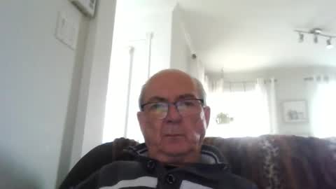 Snapshot of bernard1102 chatting on 30, 4, 2026 bernard1102 online show from 30, 4, 2026