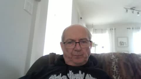 Snapshot of bernard1102 chatting on 2, 5, 2026 bernard1102 online show from 2, 5, 2026