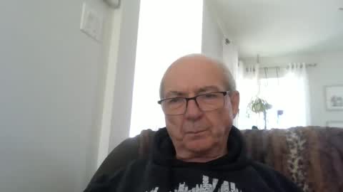 Snapshot of bernard1102 chatting on 13, 5, 2026 bernard1102 online show from 13, 5, 2026