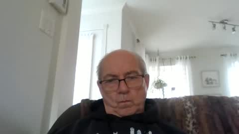 Snapshot of bernard1102 chatting on 14, 5, 2026 bernard1102 online show from 14, 5, 2026