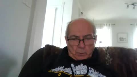Snapshot of bernard1102 chatting on 19, 5, 2026 bernard1102 online show from 19, 5, 2026