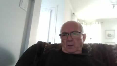 Snapshot of bernard1102 chatting on 20, 5, 2026 bernard1102 online show from 20, 5, 2026